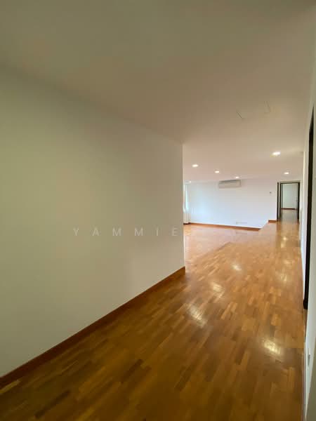 Nassim Regency, 37 Nassim Road, 3 Bedrooms, 2,056 sqft, Apartment For Rent, by Yammie Ho, 500176387 - Corridor - PropertyGuru.com.sg