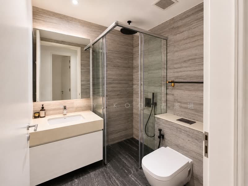 Sloane Residences, 17 Balmoral Road, 2 Bedrooms, 743 sqft, Condominium For Sale, by Casey Koo 古家进, 500176402 - Bathroom - PropertyGuru.com.sg