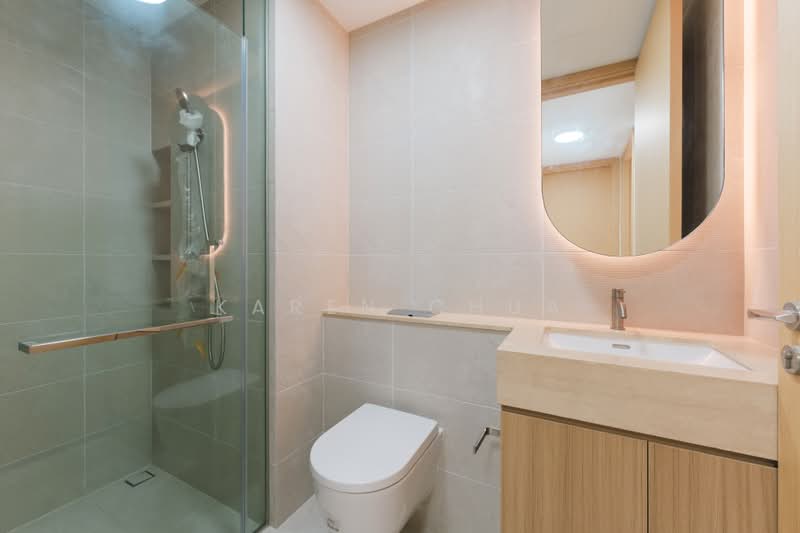 Hill House, 10A-11 Institution Hill, 10B, 3 Bedrooms, 753 sqft, Condominium For Rent, by Karen Chua, 500176410 - Bathroom - PropertyGuru.com.sg