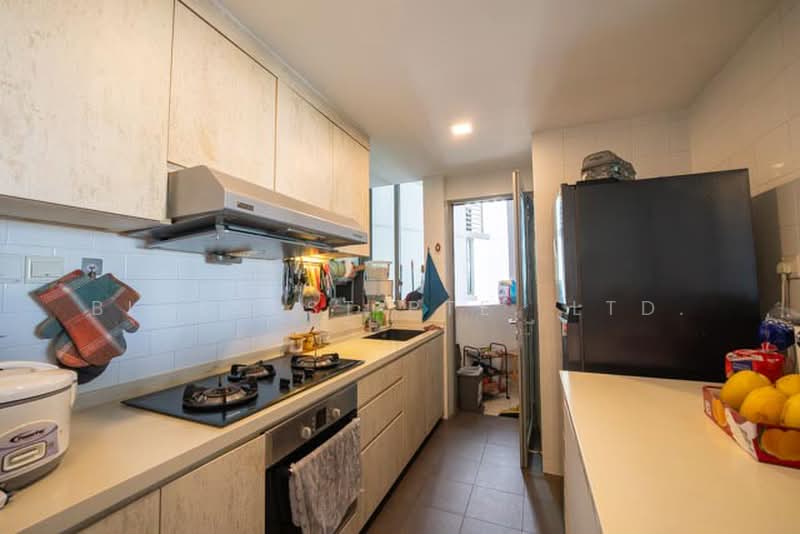 Tanamera Crest, 6 Pari Dedap Walk, 3 Bedrooms, 1,205 sqft, Condominium For Sale, by JOREEN LIM, 500176413 - Kitchen - PropertyGuru.com.sg