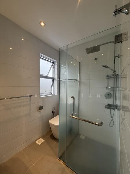 HUA GUAN BEE SAN few mins to KAP MRT, , 4 Bedrooms, 2,400 sqft, Semi-Detached House For Sale, by Rachel Tan, 500176417 - Bathroom - PropertyGuru.com.sg
