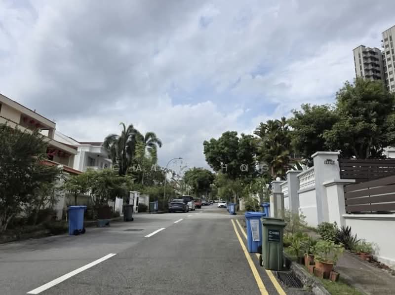 Yio Chu Kang Terrace, Yio Chu Kang Terrace, 5 Bedrooms, 6,000 sqft, Semi-Detached House For Rent, by Alex Ho, 500176425 - Exterior - PropertyGuru.com.sg