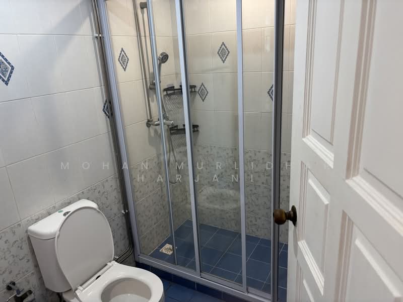 Crescendo Park, 6 Jalan Tua Kong, 4 Bedrooms, 2,518 sqft, Condominium For Rent, by Mohan Murlidhar Harjani, 500176427 - Bathroom - PropertyGuru.com.sg