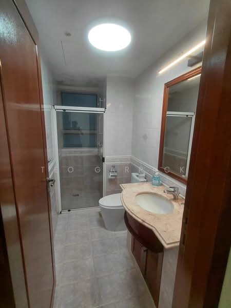 The Bayshore, 22 Bayshore Road, 2 Bedrooms, 926 sqft, Condominium For Sale, by Teo Garrick, 500176428 - Bathroom - PropertyGuru.com.sg