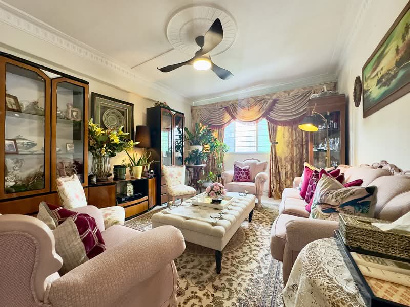 14 Ghim Moh Road, 14 Ghim Moh Road, 3 Bedrooms, 1,281 sqft, HDB Flat For Sale, by Farah Zack, 500176446 - Living Room - PropertyGuru.com.sg