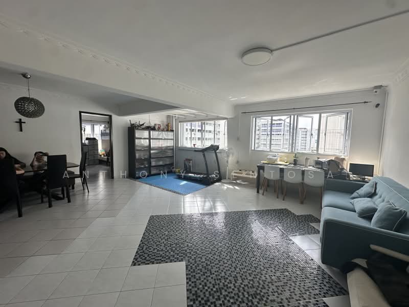128 Bishan Street 12, 128 Bishan Street 12, 3 Bedrooms, 1,302 sqft, HDB Flat For Sale, by Anthony Sentosa, 500176450 - Living Room - PropertyGuru.com.sg