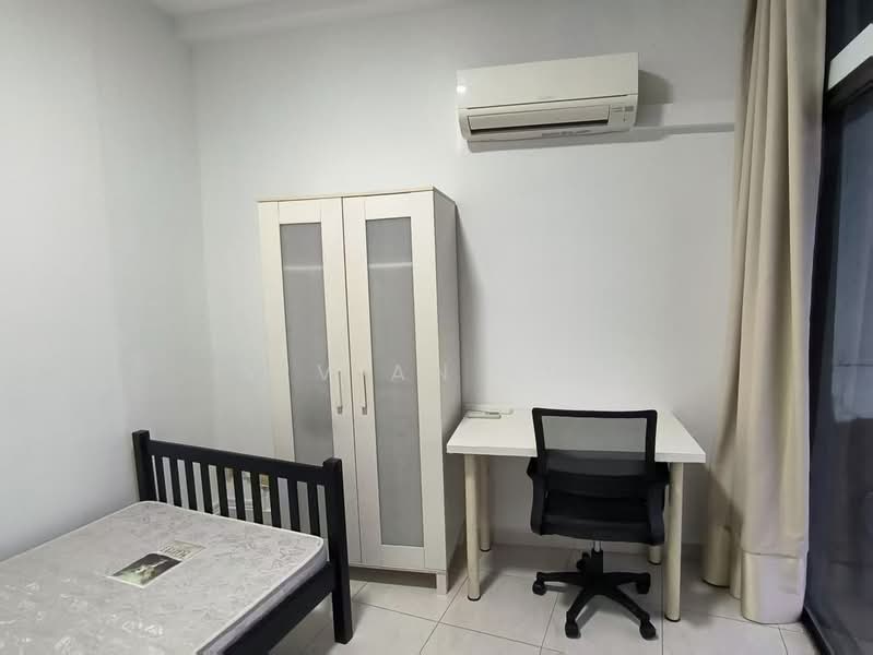 Lakepoint Condo, 2 Lakepoint Drive, Room Rental, 200 sqft, Condominium For Rent, by Vivian Sun, 500176453 - Bedroom - PropertyGuru.com.sg