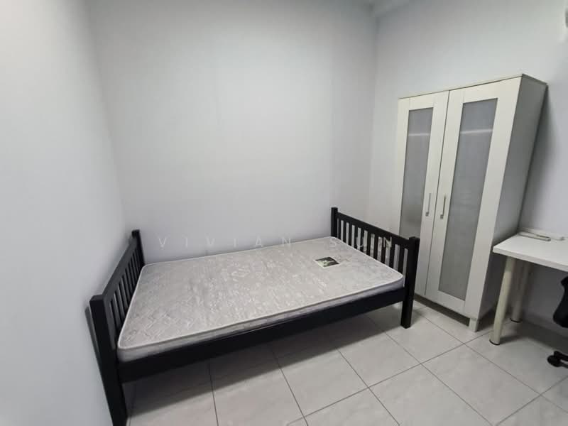 Lakepoint Condo, 2 Lakepoint Drive, Room Rental, 200 sqft, Condominium For Rent, by Vivian Sun, 500176453 - Bedroom - PropertyGuru.com.sg