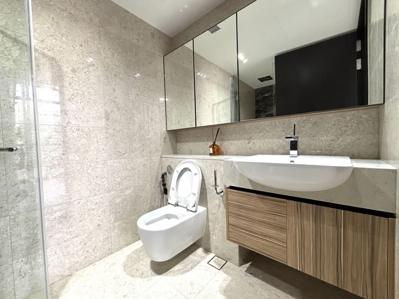 Pullman Residences, 18 Dunearn Road, 2 Bedrooms, 667 sqft, Condominium For Rent, by Melvin Lee, 500176498 - Bathroom - PropertyGuru.com.sg