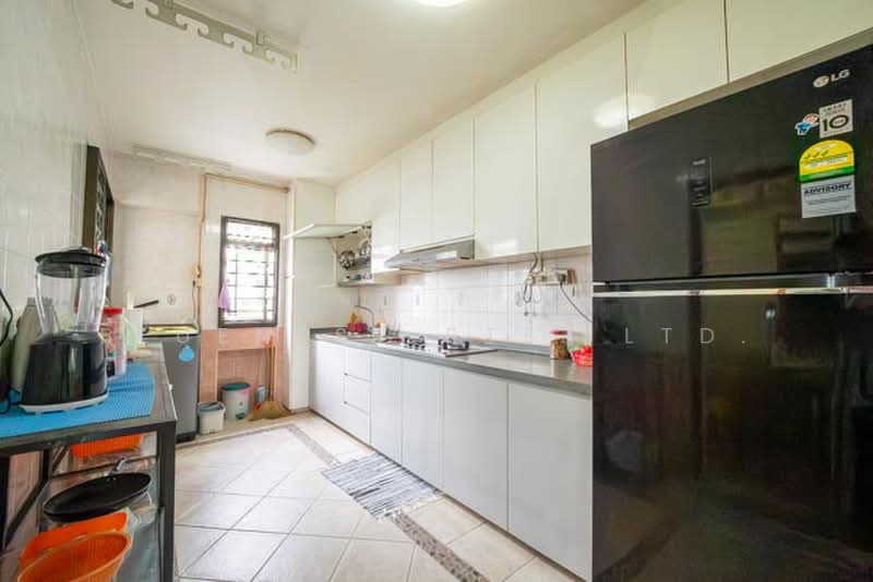 624 Senja Road, 624 Senja Road, 3 Bedrooms, 1,184 sqft, HDB Flat For Sale, by KENNETH CHUA, 500176501 - Kitchen - PropertyGuru.com.sg
