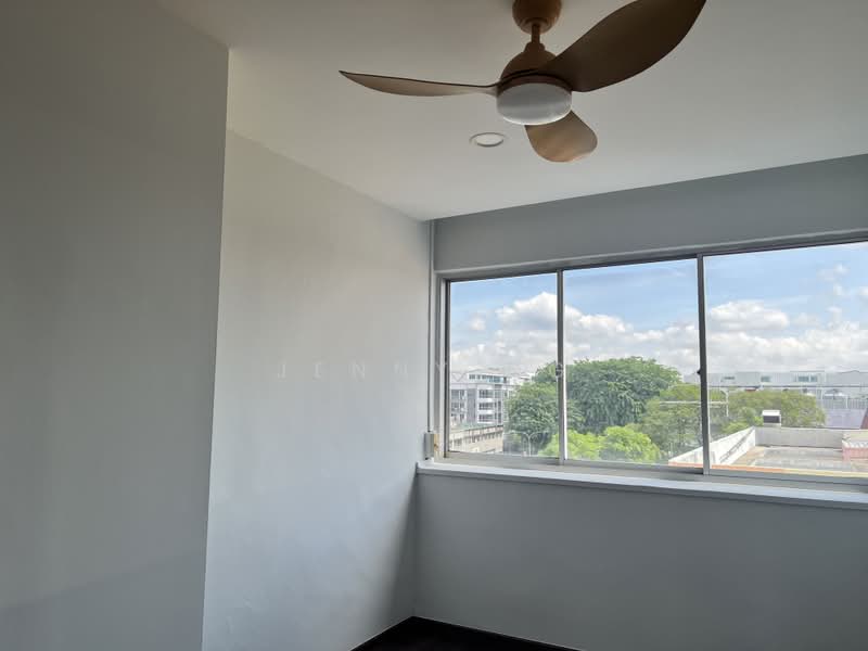 Upper Serangoon Shopping Centre, 756 Upper Serangoon Road, 4 Bedrooms, 1,000 sqft, Apartment For Rent, by Jenny Ng, 500176506 - living - PropertyGuru.com.sg