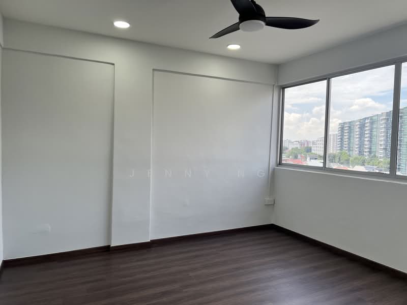 Upper Serangoon Shopping Centre, 756 Upper Serangoon Road, 4 Bedrooms, 1,000 sqft, Apartment For Rent, by Jenny Ng, 500176506 - Common rm - PropertyGuru.com.sg