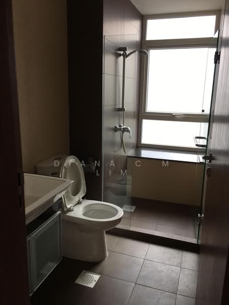 Pristine Heights, 77 Mergui Road, 3 Bedrooms, 1,076 sqft, Apartment For Rent, by Diana C M Lim, 500176510 - Bathroom - PropertyGuru.com.sg