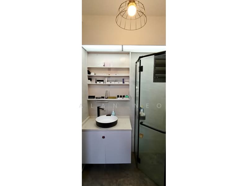 63 Greentops @ Sims Place, 63 Sims Place, 2 Bedrooms, 731 sqft, HDB Flat For Sale, by Alan Neo, 500176516 - Master Bathroom - PropertyGuru.com.sg