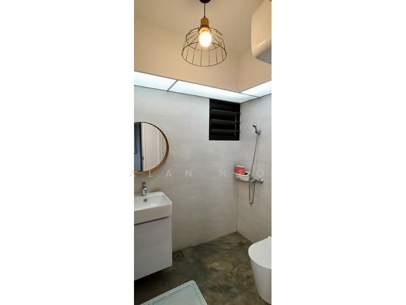 63 Greentops @ Sims Place, 63 Sims Place, 2 Bedrooms, 731 sqft, HDB Flat For Sale, by Alan Neo, 500176516 - Bathroom - PropertyGuru.com.sg