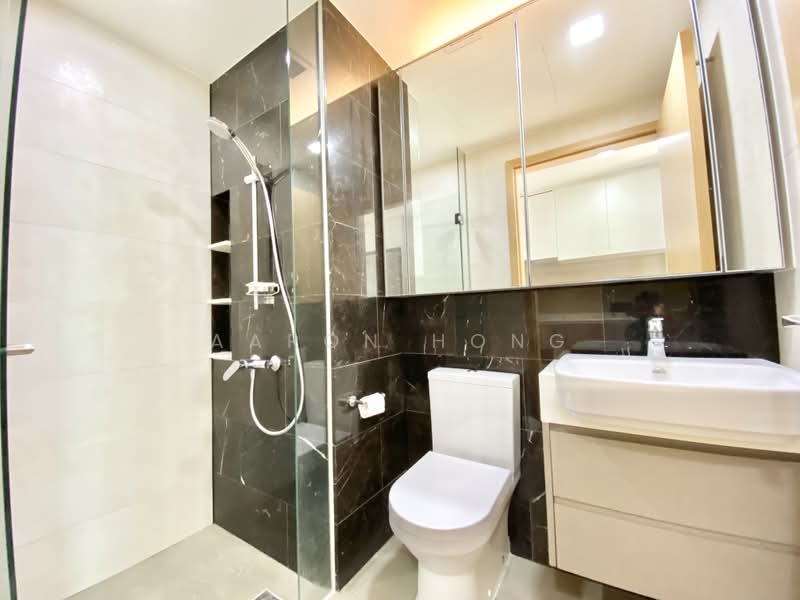 The Glades, 16 Bedok Rise, 4 Bedrooms, 1,378 sqft, Condominium For Sale, by Aaron Hong, 500176522 - Bathroom - PropertyGuru.com.sg