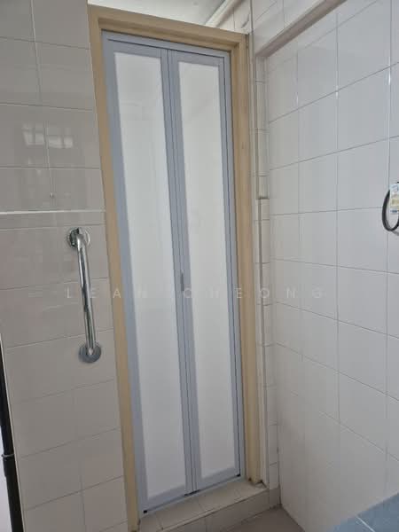 86 Commonwealth Close, 86 Commonwealth Close, 2 Bedrooms, 645 sqft, HDB Flat For Sale, by Lean Cheong, 500176523 - Bathroom - PropertyGuru.com.sg