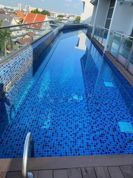 Siglap V, 2 First Street, 1 Bedroom, 452 sqft, Condominium For Rent, by Malcolm Wong, 500176528 - Pool - PropertyGuru.com.sg