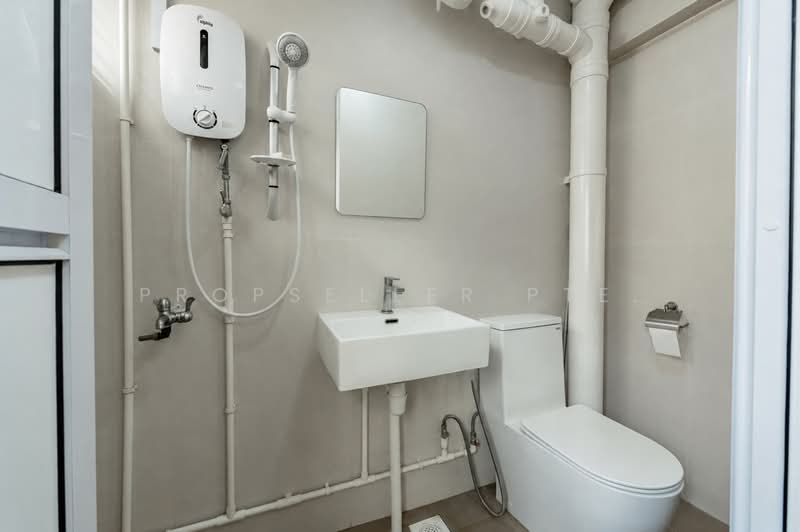 294 Choa Chu Kang Avenue 2, 294 Choa Chu Kang Avenue 2, 3 Bedrooms, 1,119 sqft, HDB Flat For Sale, by ADNIX LIU, 500176537 - Bathroom - PropertyGuru.com.sg