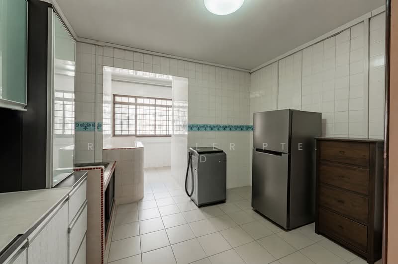 294 Choa Chu Kang Avenue 2, 294 Choa Chu Kang Avenue 2, 3 Bedrooms, 1,119 sqft, HDB Flat For Sale, by ADNIX LIU, 500176537 - Kitchen - PropertyGuru.com.sg