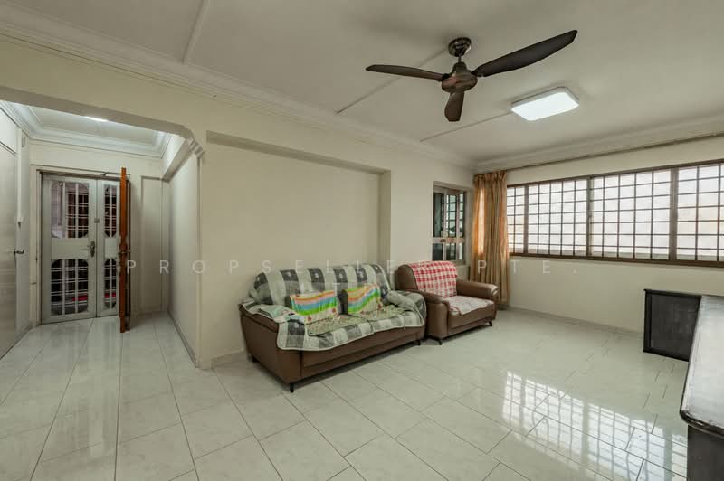 294 Choa Chu Kang Avenue 2, 294 Choa Chu Kang Avenue 2, 3 Bedrooms, 1,119 sqft, HDB Flat For Sale, by ADNIX LIU, 500176537 - Living Room - PropertyGuru.com.sg