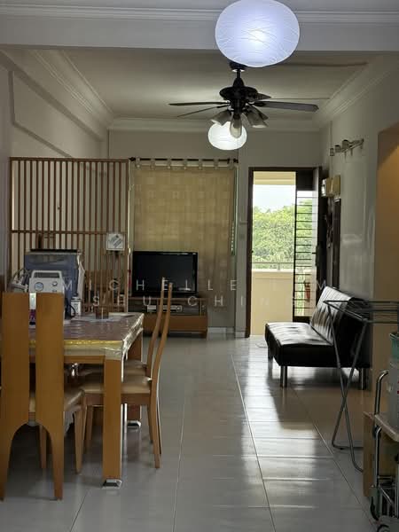 146 Jalan Bukit Merah, 146 Jalan Bukit Merah, 2 Bedrooms, 721 sqft, HDB Flat For Sale, by Michelle Lim Shu Ching, 500176553 - Living Room - PropertyGuru.com.sg