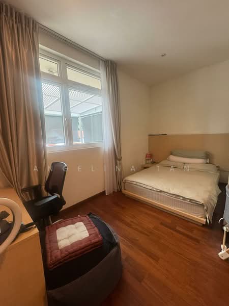 3 Storeys Detached House @ Toh Estate, Toh Crescent, 6 Bedrooms, 6,000 sqft, Detached House For Sale, by Angelina Tan, 500176558 - Bedroom - PropertyGuru.com.sg