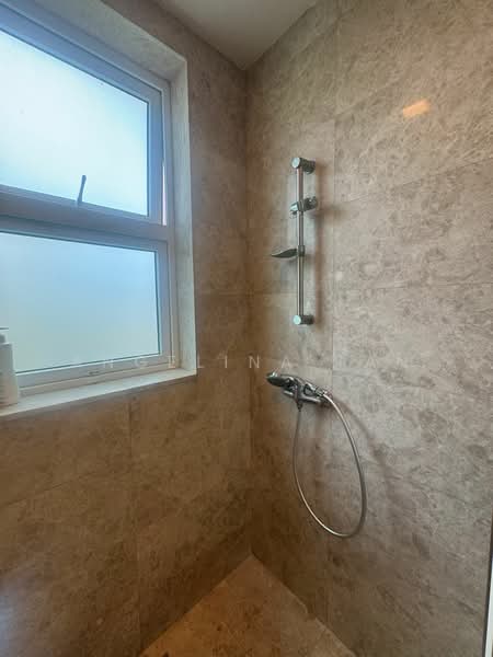 3 Storeys Detached House @ Toh Estate, Toh Crescent, 6 Bedrooms, 6,000 sqft, Detached House For Sale, by Angelina Tan, 500176558 - Bathroom - PropertyGuru.com.sg