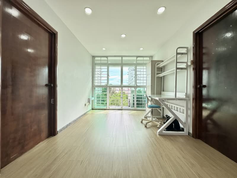 72 Bedok South Avenue 3, 72 Bedok South Avenue 3, 3 Bedrooms, 1,324 sqft, HDB Flat For Sale, by Edmund Chang, 500176569 - Study - PropertyGuru.com.sg