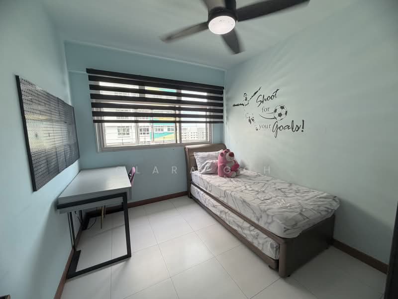 450A Sengkang West Way, 450A Sengkang West Way, 3 Bedrooms, 990 sqft, HDB Flat For Sale, by Clara Goh, 500176596 - Bedroom - PropertyGuru.com.sg