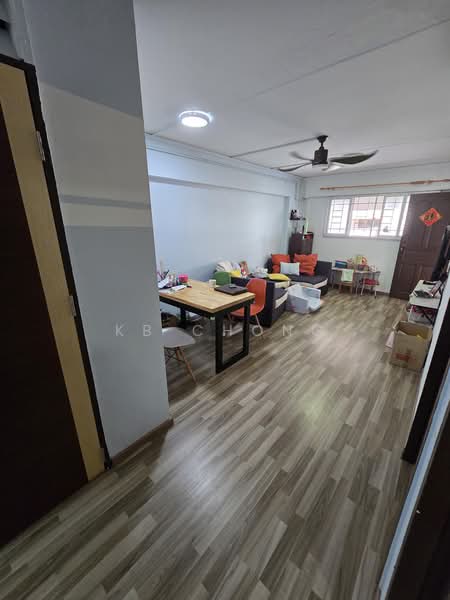 818 Tampines Street 81, 818 Tampines Street 81, 2 Bedrooms, 786 sqft, HDB Flat For Sale, by KB Chong, 500176599 - Living Room - PropertyGuru.com.sg