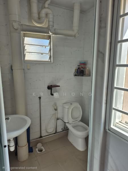 818 Tampines Street 81, 818 Tampines Street 81, 2 Bedrooms, 786 sqft, HDB Flat For Sale, by KB Chong, 500176599 - Bathroom - PropertyGuru.com.sg