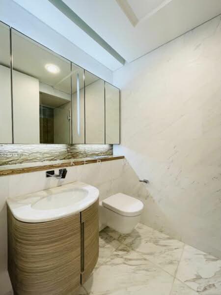 DUO Residences, 1 Fraser Street, 2 Bedrooms, 969 sqft, Apartment For Sale, by Yoker Wong, 500176600 - Bathroom - PropertyGuru.com.sg