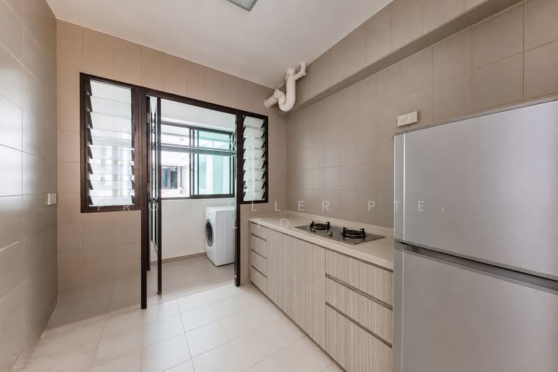 335A Yishun Riverwalk, 335A Yishun Street 31, 3 Bedrooms, 721 sqft, HDB Flat For Sale, by Gina Tow, 500176623 - Kitchen - PropertyGuru.com.sg