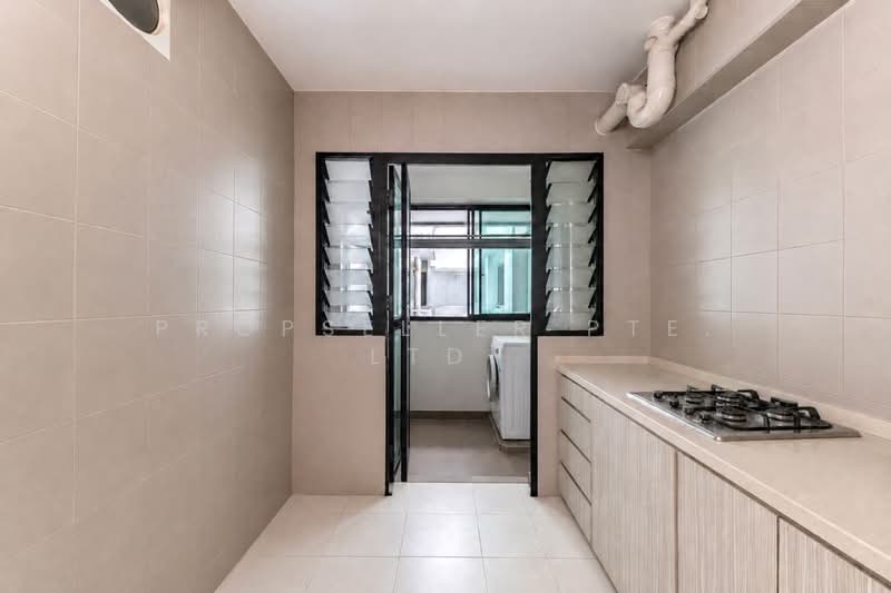 335A Yishun Riverwalk, 335A Yishun Street 31, 3 Bedrooms, 721 sqft, HDB Flat For Sale, by Gina Tow, 500176623 - Kitchen - PropertyGuru.com.sg