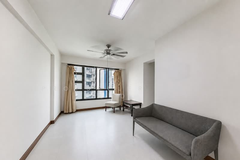 335A Yishun Riverwalk, 335A Yishun Street 31, 3 Bedrooms, 721 sqft, HDB Flat For Sale, by Gina Tow, 500176623 - Living Room - PropertyGuru.com.sg