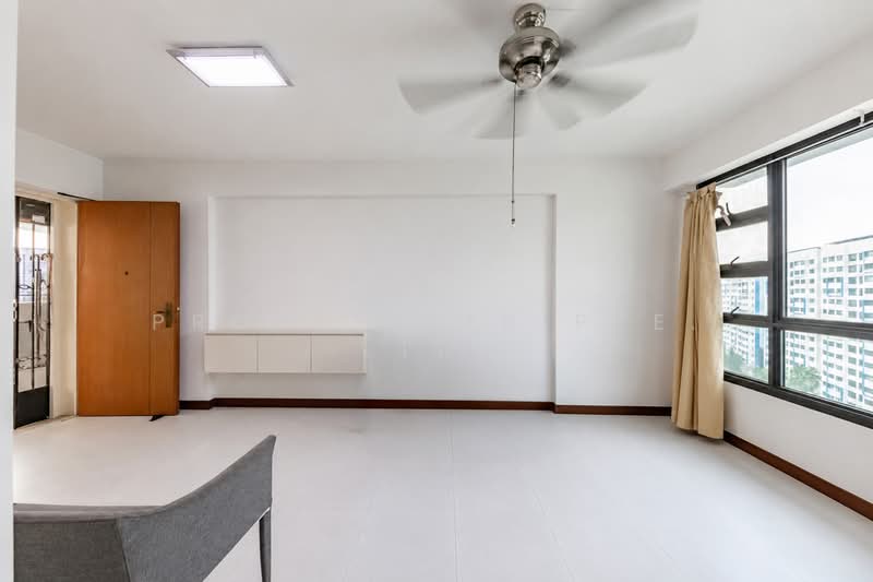 335A Yishun Riverwalk, 335A Yishun Street 31, 3 Bedrooms, 721 sqft, HDB Flat For Sale, by Gina Tow, 500176623 - Living Room - PropertyGuru.com.sg