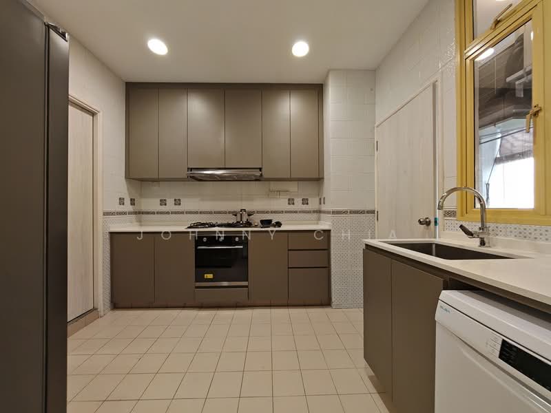 Orange Regency, 101 Fernhill Road, 4 Bedrooms, 1,776 sqft, Apartment For Rent, by Johnny Chia, 500176639 - Kitchen - PropertyGuru.com.sg