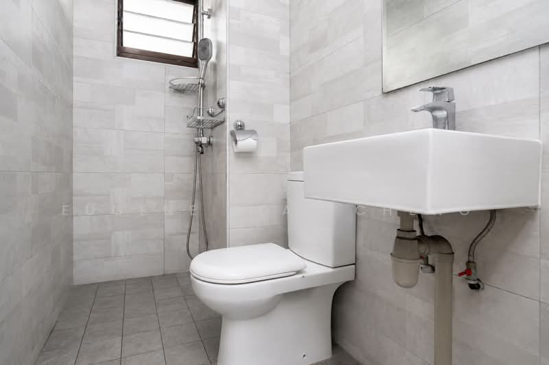 89 Tanglin Halt Road, 89 Tanglin Halt Road, 3 Bedrooms, 915 sqft, HDB Flat For Rent, by Eugene Sean Cheng, 500176640 - Bathroom - PropertyGuru.com.sg