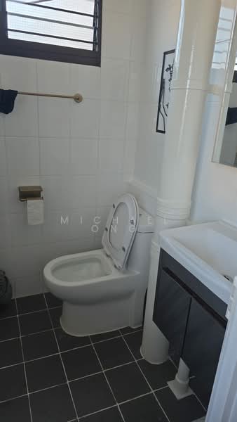 146 Yishun Street 11, 146 Yishun Street 11, Room Rental, 100 sqft, HDB Flat For Rent, by Michael Ong, 500176645 - Bathroom - PropertyGuru.com.sg