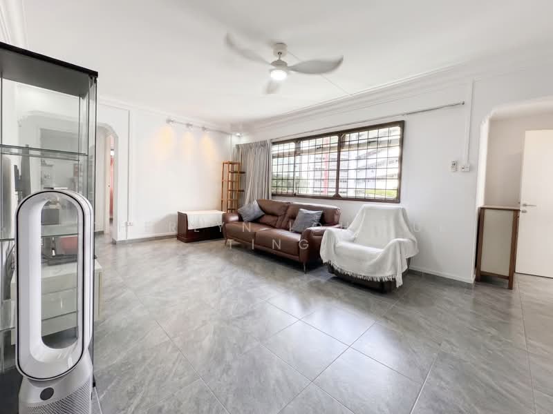 288D Bukit Batok Street 25, 288D Bukit Batok Street 25, 3 Bedrooms, 1,001 sqft, HDB Flat For Sale, by Cherlyn Loh Xue Ting, 500176654 - Living Room - PropertyGuru.com.sg