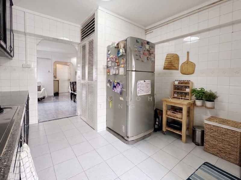 288D Bukit Batok Street 25, 288D Bukit Batok Street 25, 3 Bedrooms, 1,001 sqft, HDB Flat For Sale, by Cherlyn Loh Xue Ting, 500176654 - Kitchen - PropertyGuru.com.sg