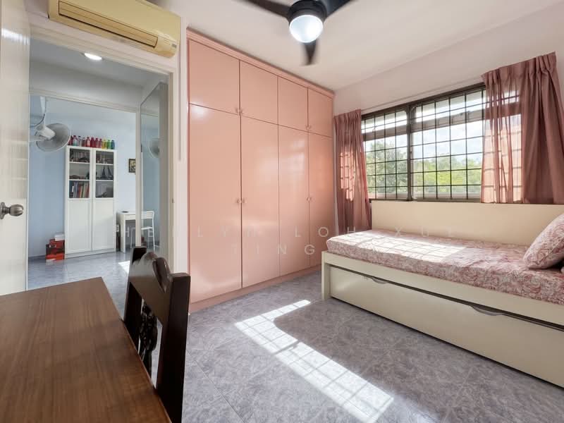 288D Bukit Batok Street 25, 288D Bukit Batok Street 25, 3 Bedrooms, 1,001 sqft, HDB Flat For Sale, by Cherlyn Loh Xue Ting, 500176654 - Bedroom - PropertyGuru.com.sg