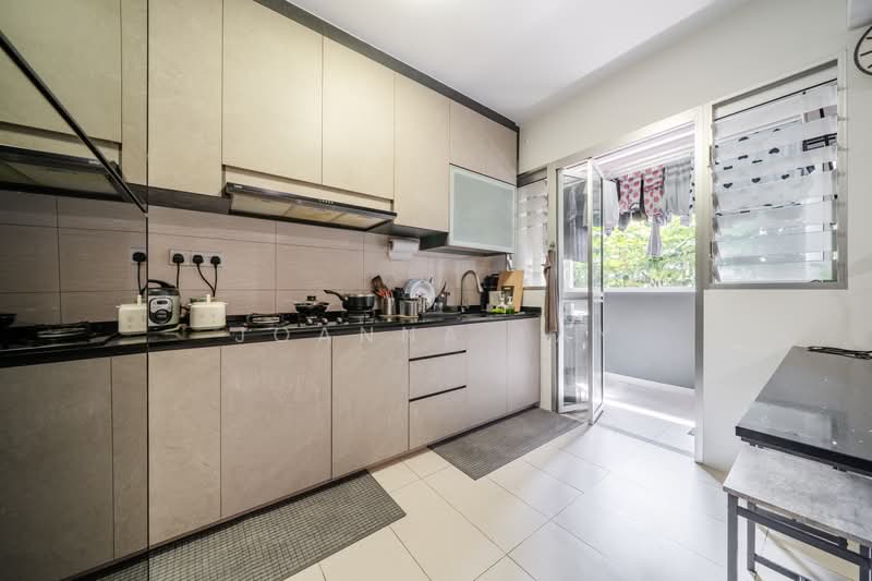 460D Bukit Batok West Avenue 9, 460D Bukit Batok West Avenue 9, 3 Bedrooms, 1,001 sqft, HDB Flat For Sale, by Joanna Tay, 500176664 - Kitchen - PropertyGuru.com.sg