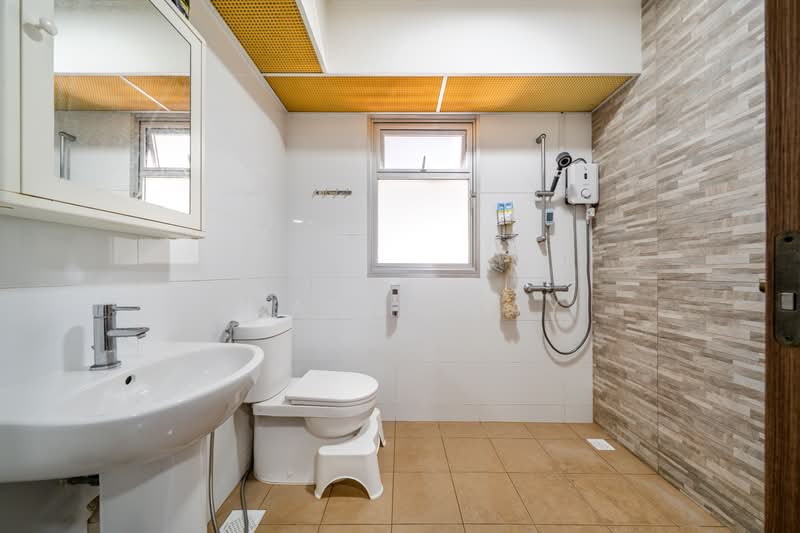 460D Bukit Batok West Avenue 9, 460D Bukit Batok West Avenue 9, 3 Bedrooms, 1,001 sqft, HDB Flat For Sale, by Joanna Tay, 500176664 - Bathroom - PropertyGuru.com.sg