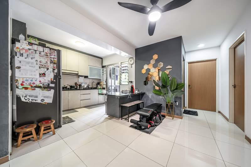 460D Bukit Batok West Avenue 9, 460D Bukit Batok West Avenue 9, 3 Bedrooms, 1,001 sqft, HDB Flat For Sale, by Joanna Tay, 500176664 - Kitchen - PropertyGuru.com.sg