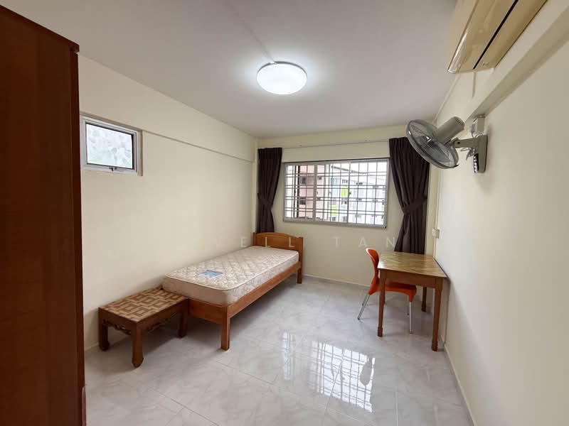 771 Yishun Avenue 3, 771 Yishun Avenue 3, Room Rental, 200 sqft, HDB Flat For Rent, by Novell Tan, 500176682 - Bedroom - PropertyGuru.com.sg