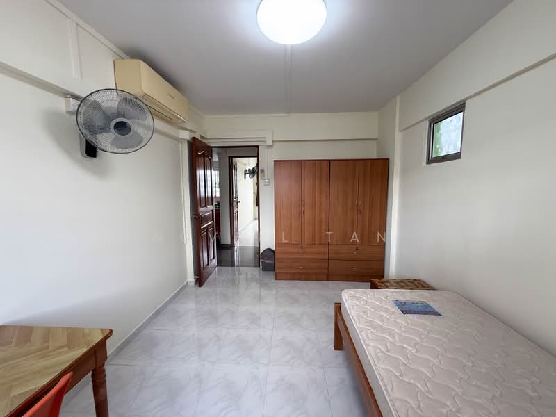 771 Yishun Avenue 3, 771 Yishun Avenue 3, Room Rental, 200 sqft, HDB Flat For Rent, by Novell Tan, 500176682 - Bedroom - PropertyGuru.com.sg