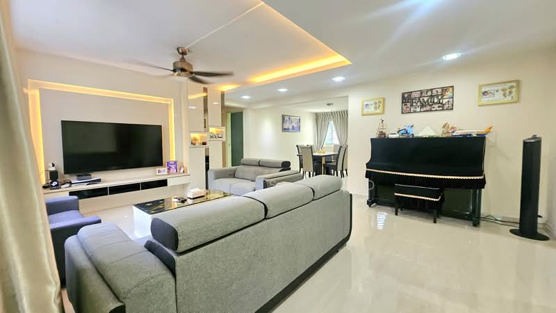 818 Woodlands Street 82, 818 Woodlands Street 82, 5 Bedrooms, 1,905 sqft, HDB Flat For Sale, by James Yeo, 500176688 - Living Room - PropertyGuru.com.sg