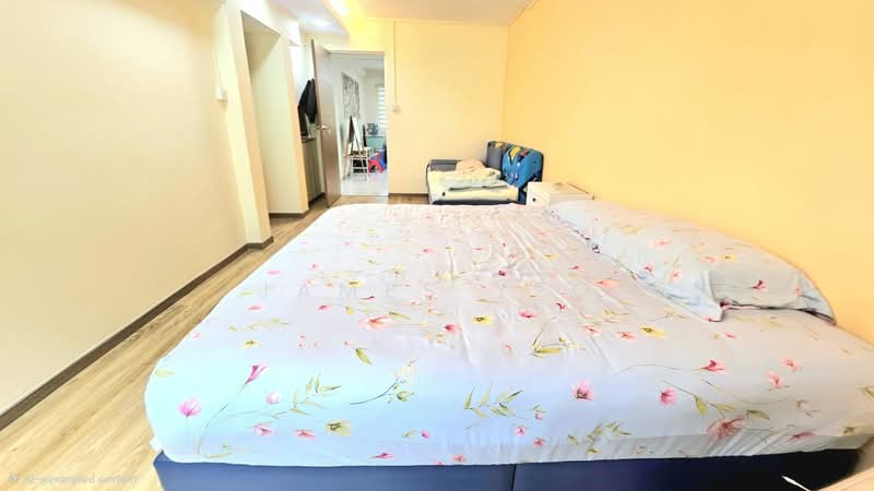 818 Woodlands Street 82, 818 Woodlands Street 82, 5 Bedrooms, 1,905 sqft, HDB Flat For Sale, by James Yeo, 500176688 - Bedroom - PropertyGuru.com.sg